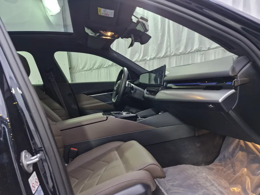 2024 BMW 5 Series 520i 