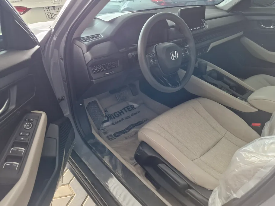 هوندا اكورد LX 2024 