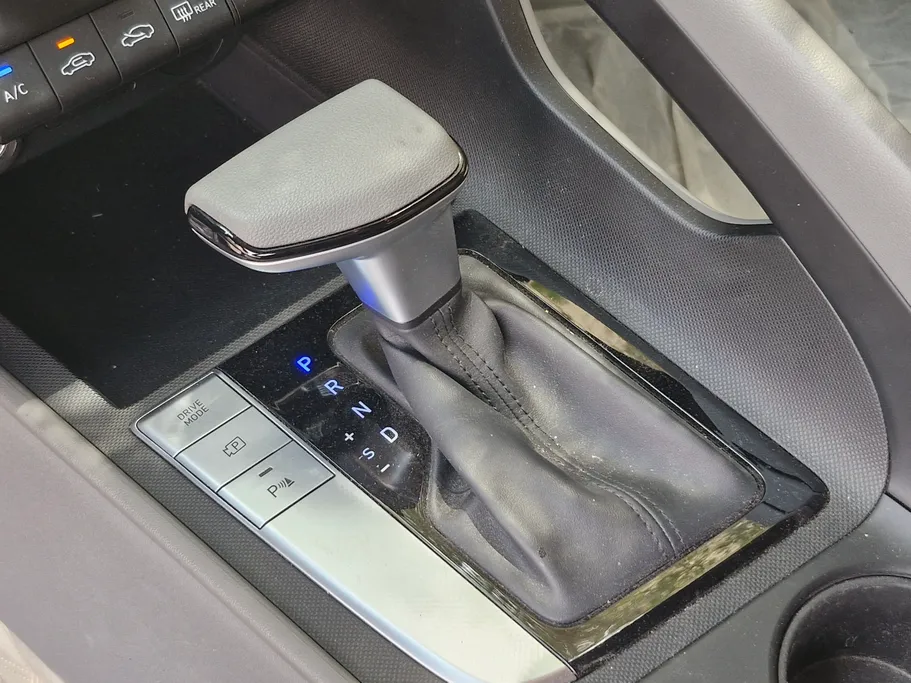 2024 Hyundai Elantra Fleet 