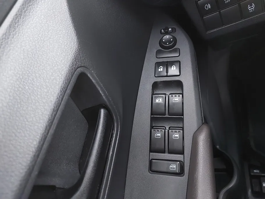 2023 Toyota Yaris  Y 