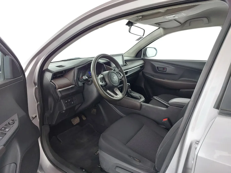 2023 Toyota Yaris  Y 