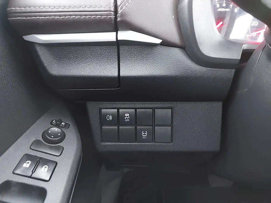 2023 Toyota Yaris  Y 