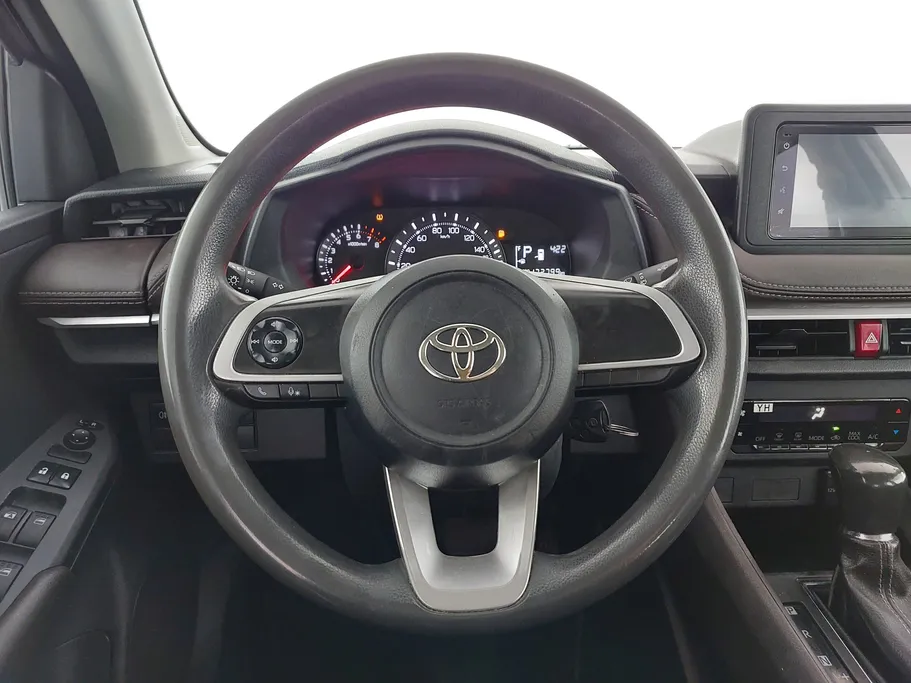 2023 Toyota Yaris  Y 