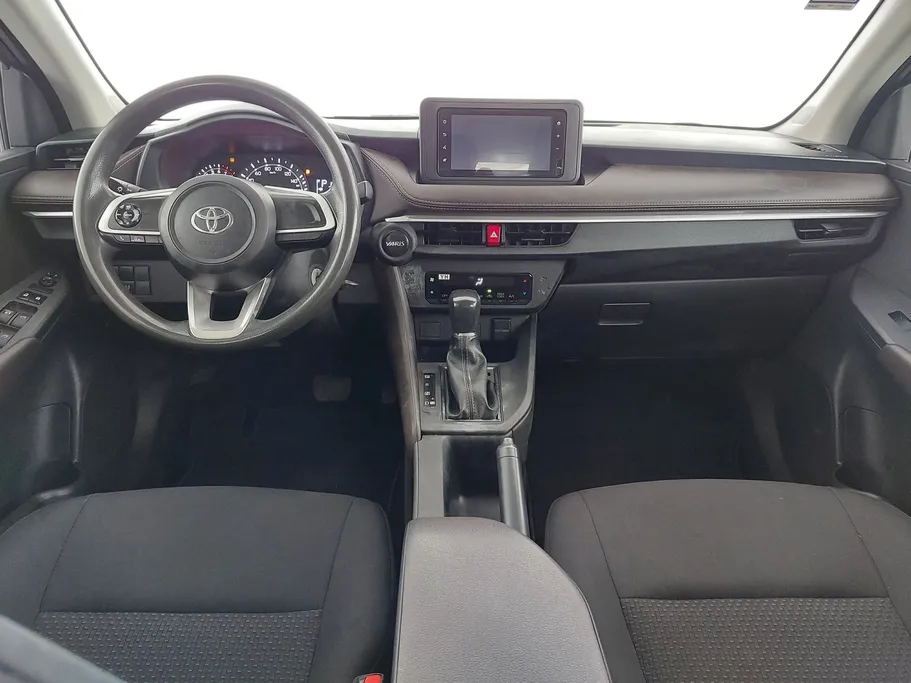 2023 Toyota Yaris  Y 