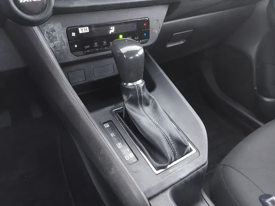 2023 Toyota Yaris  Y 