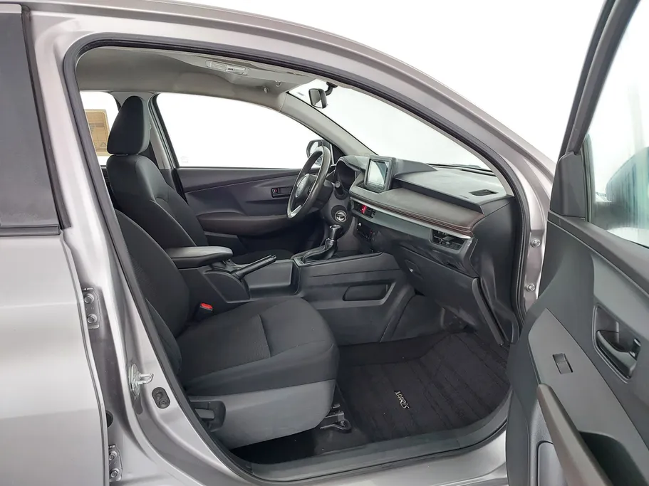 2023 Toyota Yaris  Y 