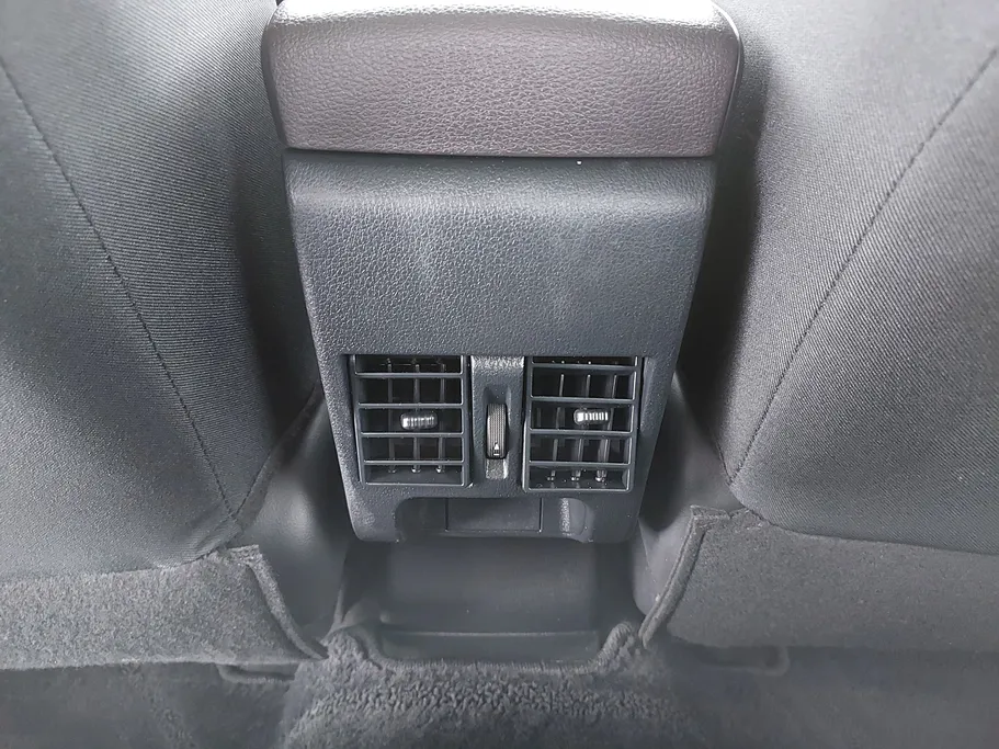 2023 Toyota Yaris  Y 