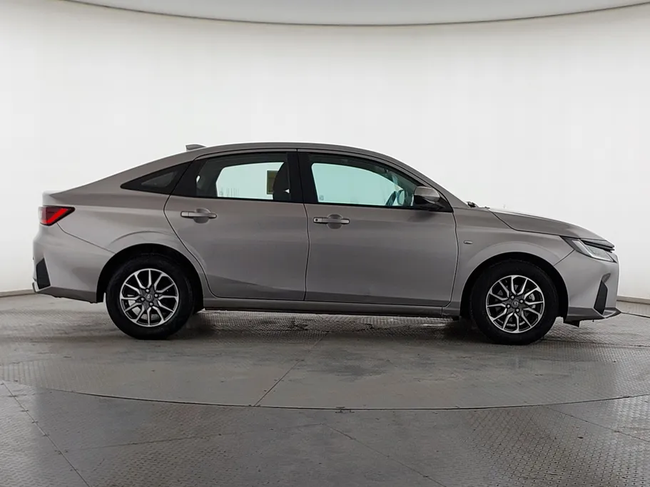 2023 Toyota Yaris  Y 