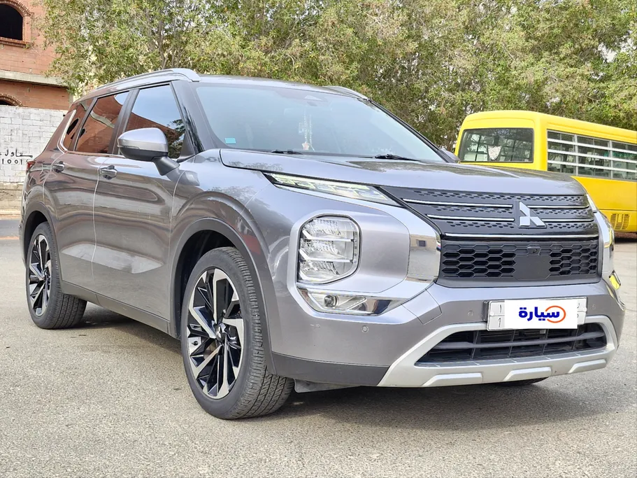2023 Mitsubishi Outlander GLX 
