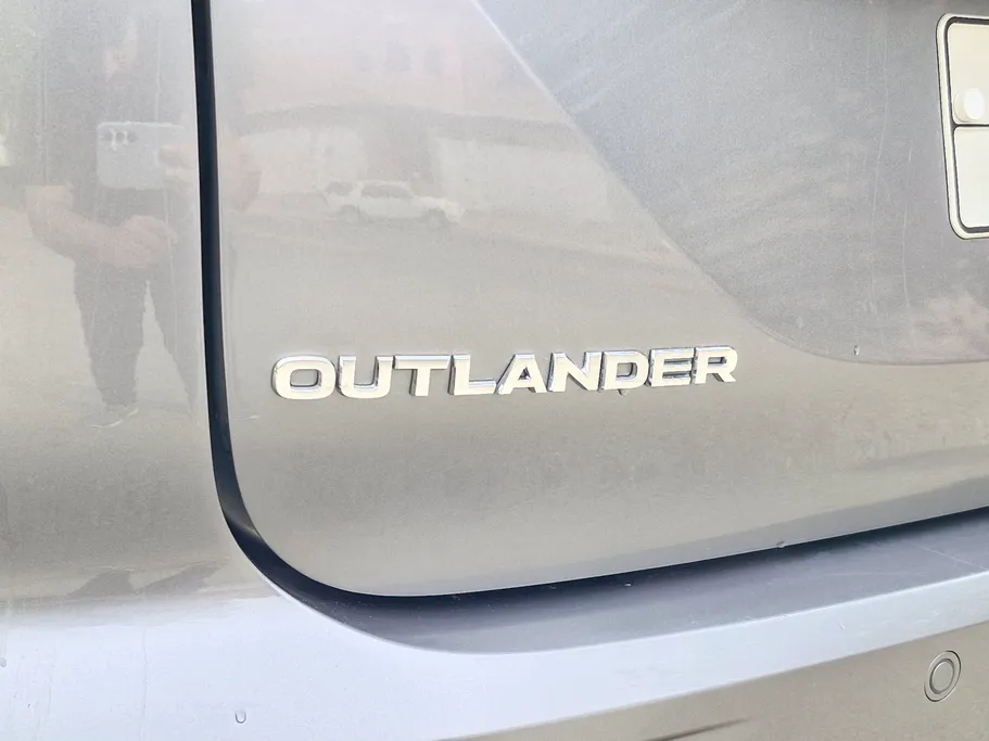2023 Mitsubishi Outlander GLX 