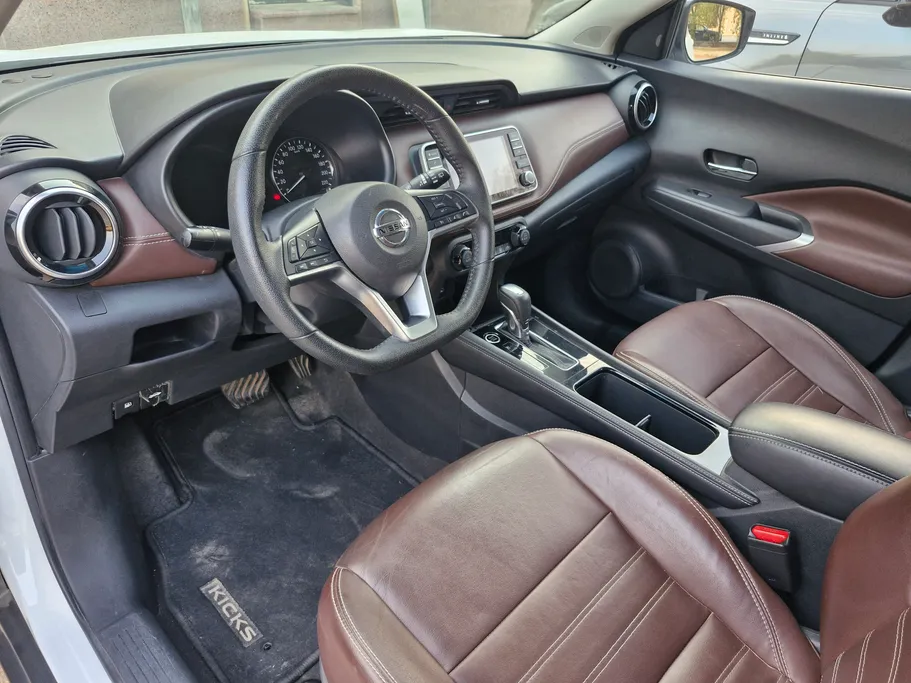 2022 Nissan Kicks SV 