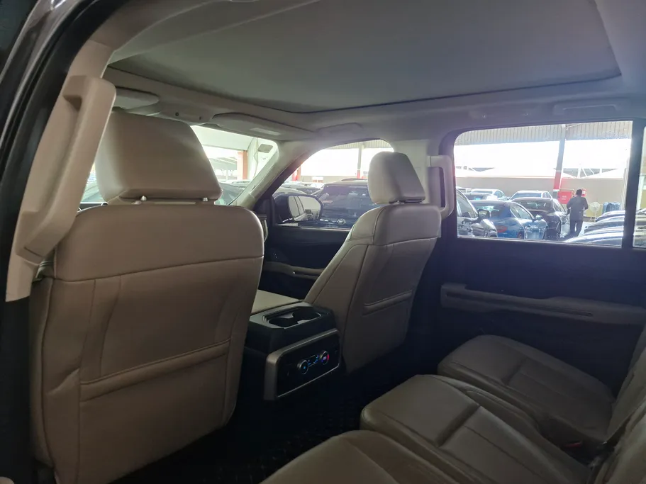 2022 Ford Expedition XLT 