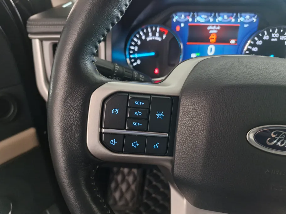 2022 Ford Expedition XLT 