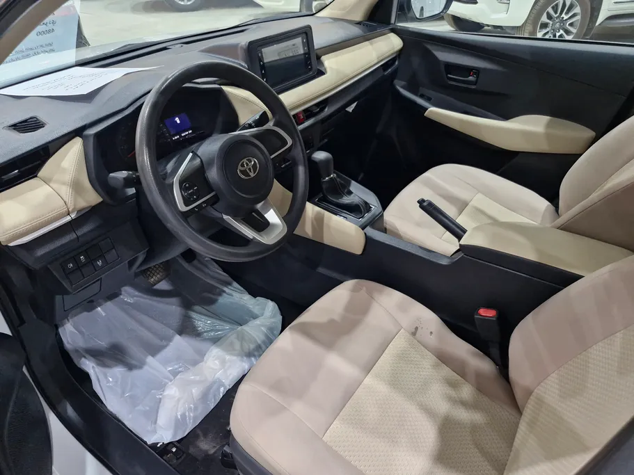 2023 Toyota Yaris  Y 