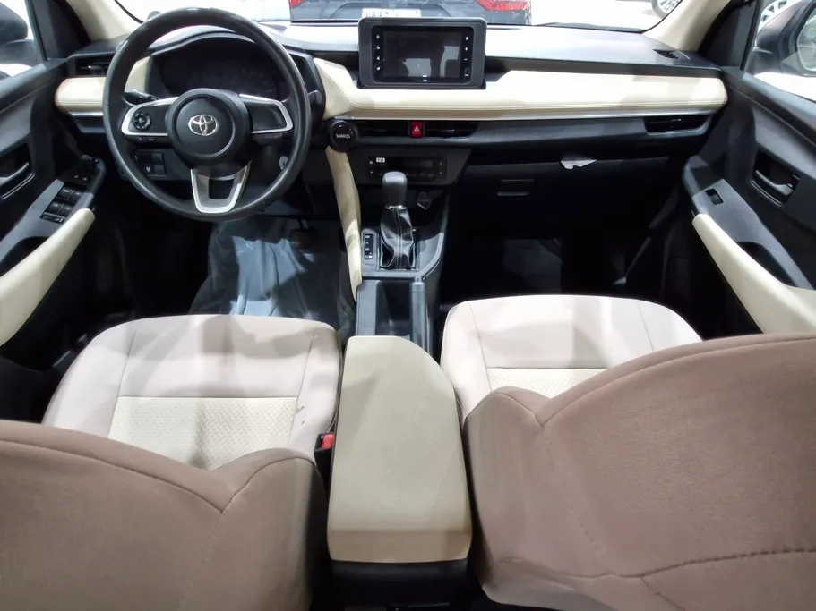 2023 Toyota Yaris  Y 