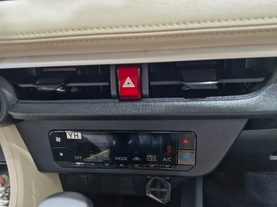 2023 Toyota Yaris  Y 