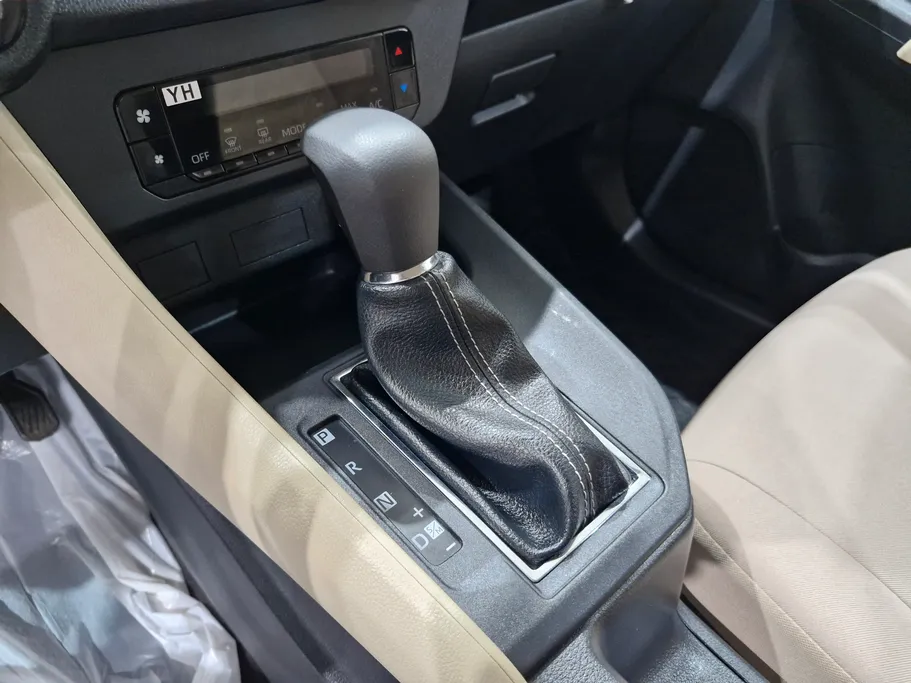 2023 Toyota Yaris  Y 
