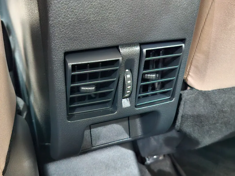 2023 Toyota Yaris  Y 