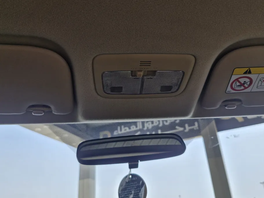 تويوتا يارس Y FLT 2022 