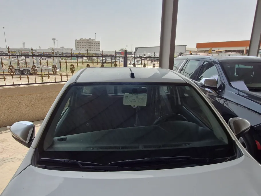 تويوتا هايلكس GLX 2022 