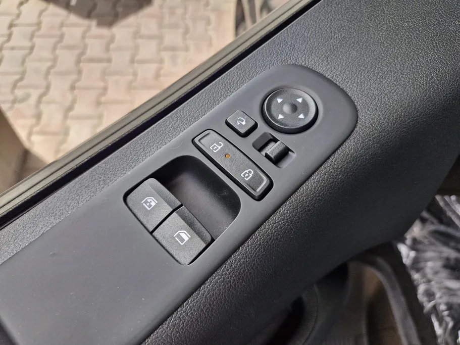 2026 Hyundai Staria Smart 9 ST 