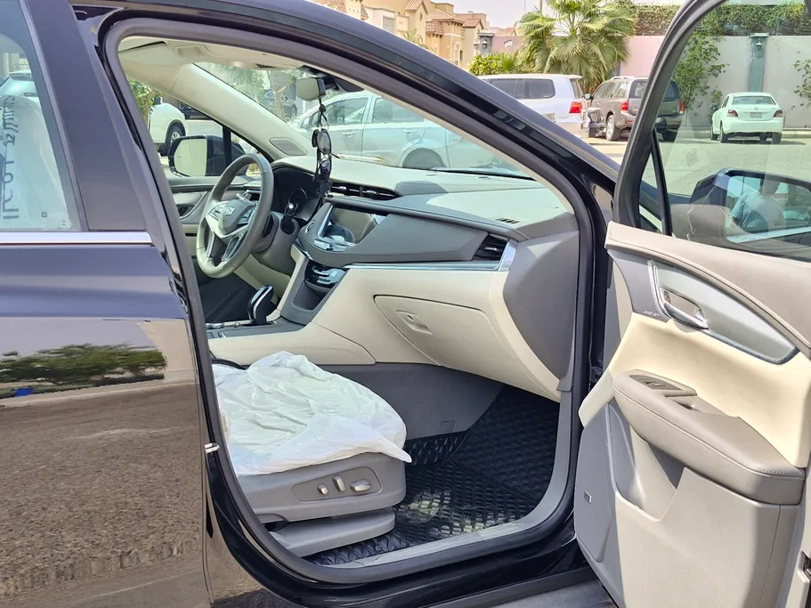 كاديلاك اكس تي 5 Luxury 2023 