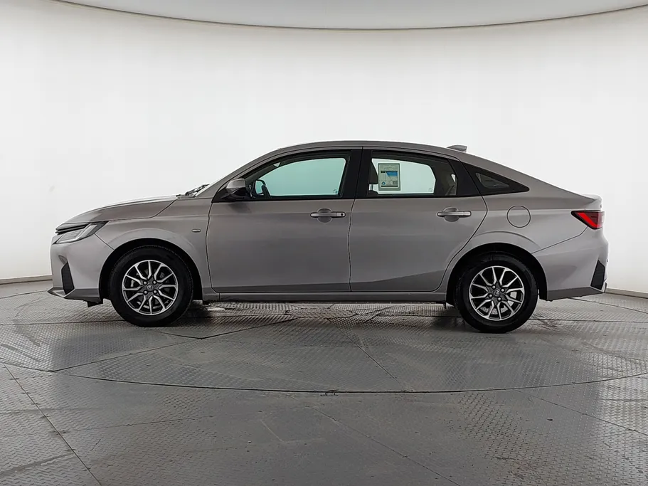 2023 Toyota Yaris  Y 