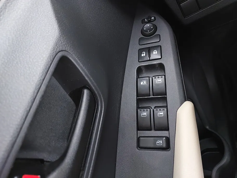 2023 Toyota Yaris  Y 