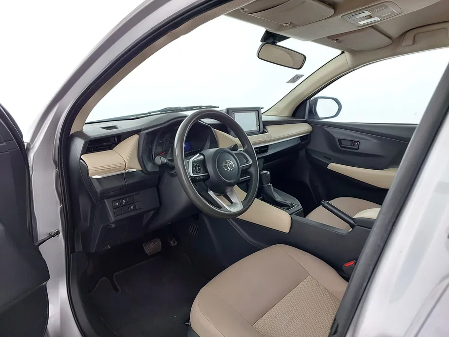 2023 Toyota Yaris  Y 