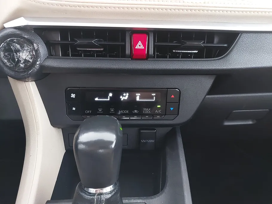2023 Toyota Yaris  Y 