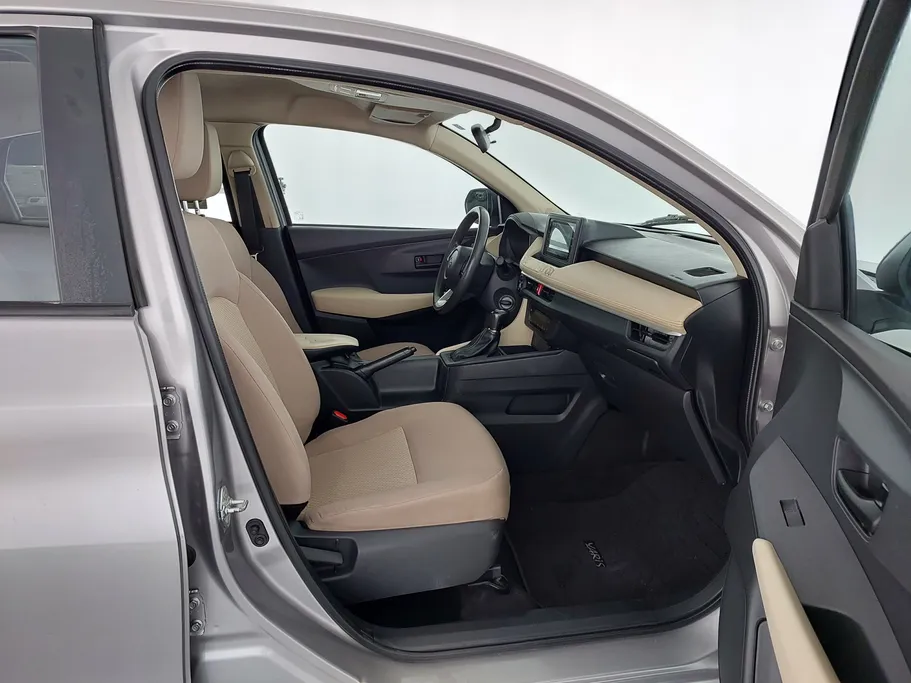 2023 Toyota Yaris  Y 