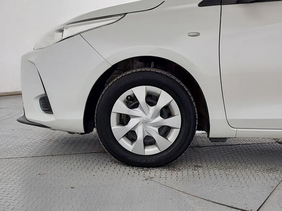 2022 Toyota Yaris  Y 