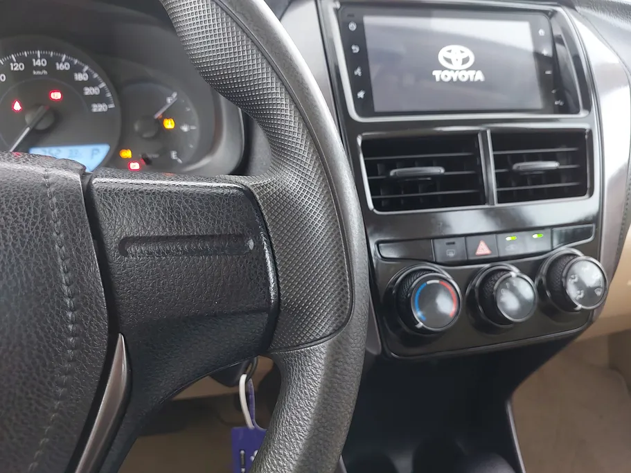 2022 Toyota Yaris  Y 