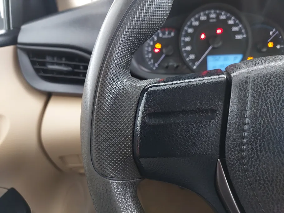 2022 Toyota Yaris  Y 