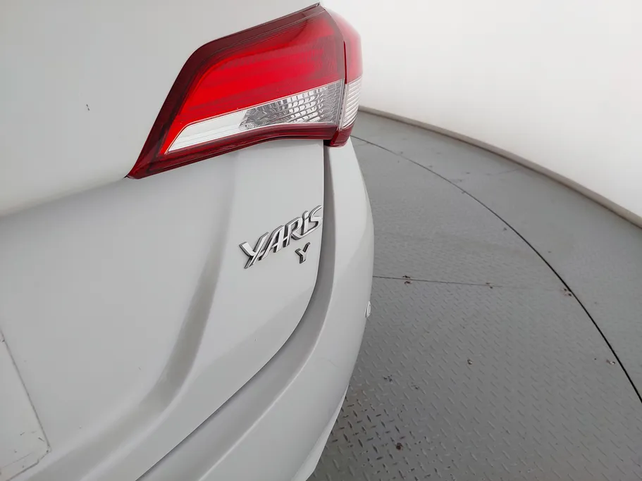 2022 Toyota Yaris  Y 