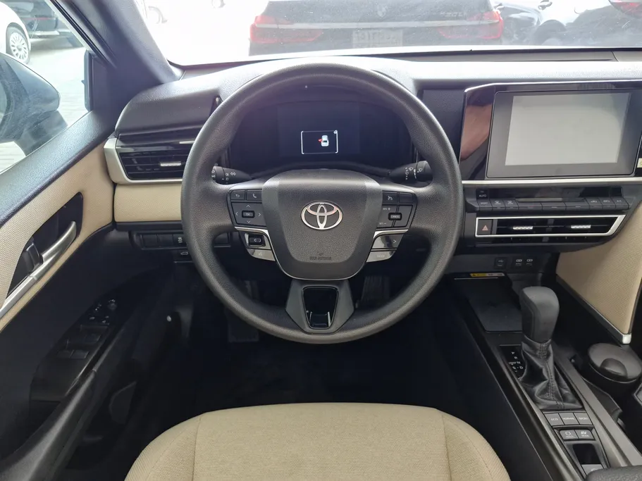 2025 Toyota Camry  E HEV 