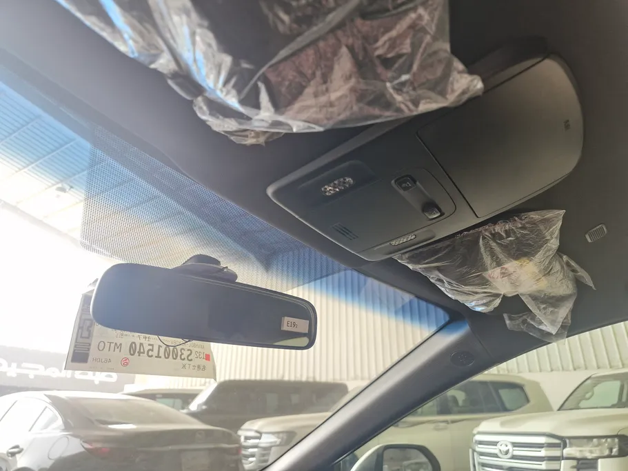 2025 Toyota Camry  E HEV 