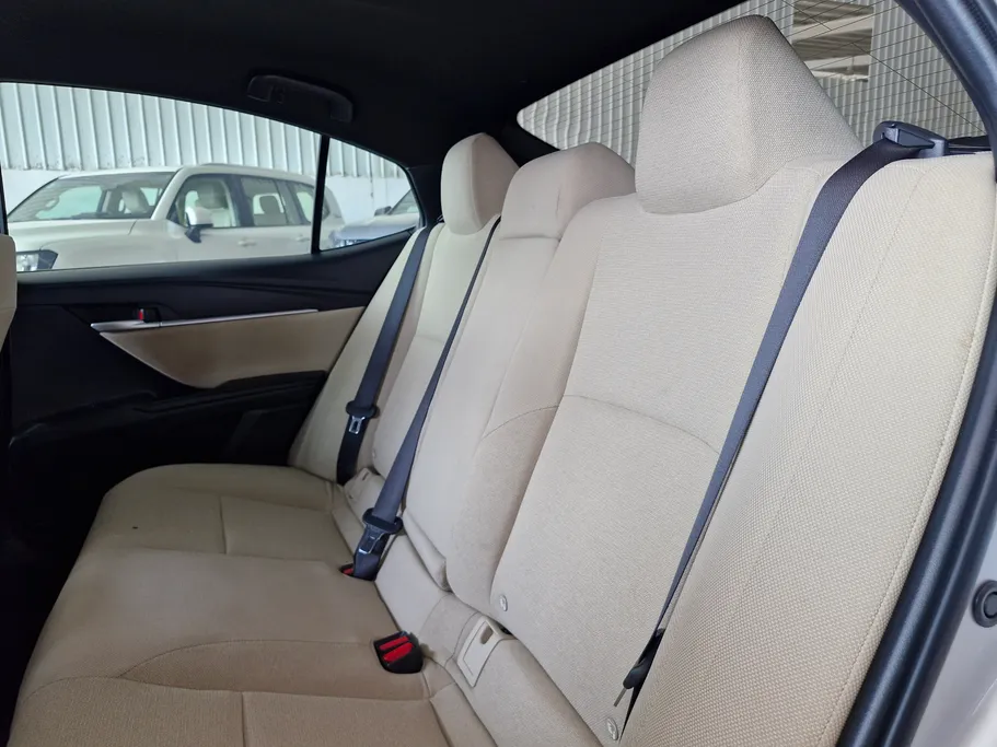 2025 Toyota Camry  E HEV 