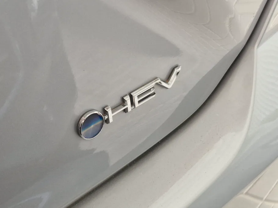 2025 Toyota Camry  E HEV 