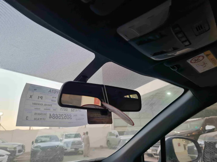 تويوتا كورولا كروس XLE HEV 2025 