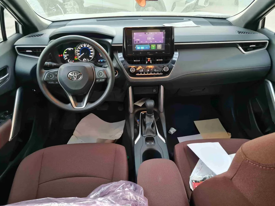 تويوتا كورولا كروس XLE HEV 2025 