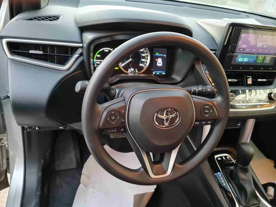 تويوتا كورولا كروس XLE HEV 2025 