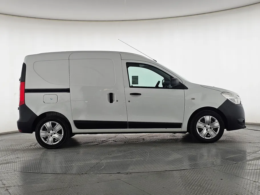 2020 Renault Docker Van بضاعة 