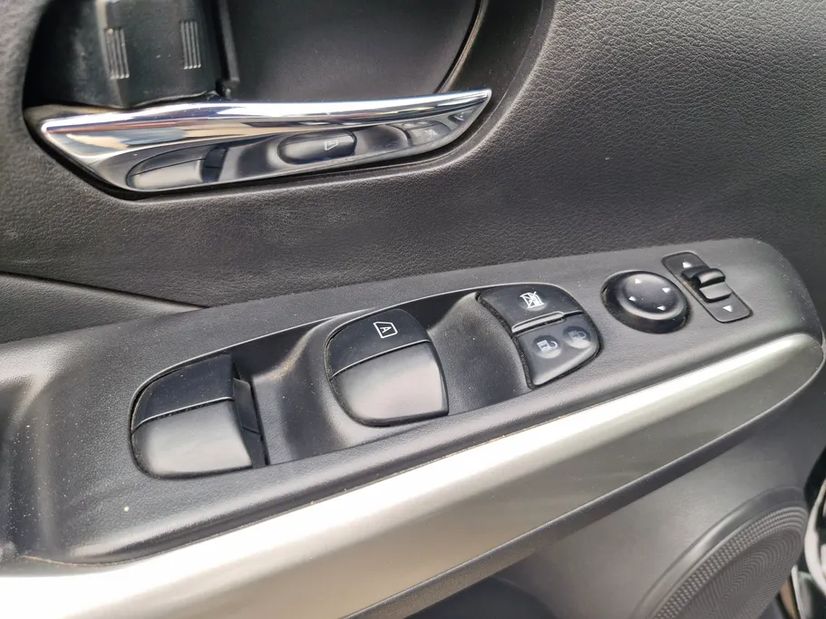 2020 Nissan Kicks SL 