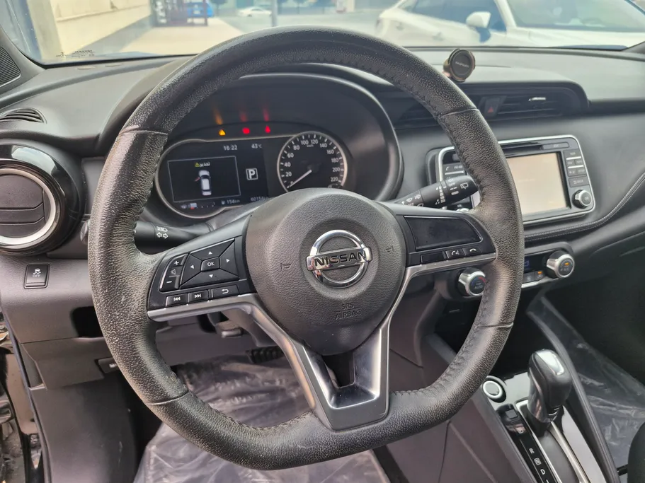 2020 Nissan Kicks SL 