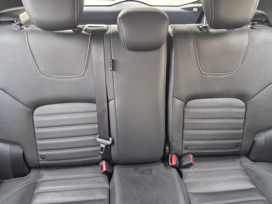 2020 Nissan Kicks SL 