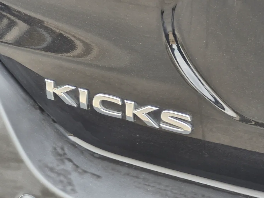 2020 Nissan Kicks SL 
