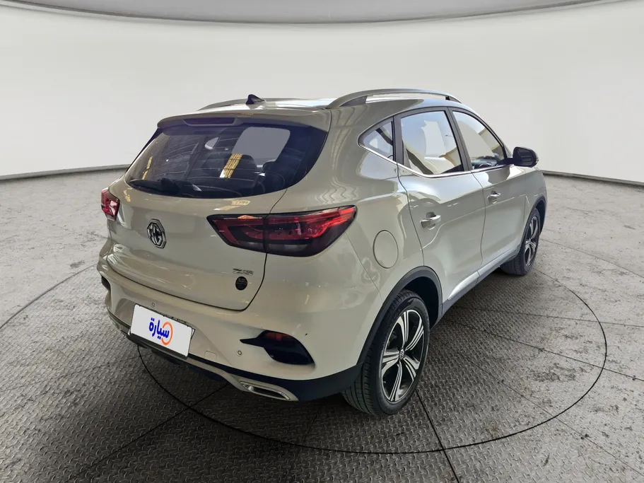2023 MG ZS LUX 