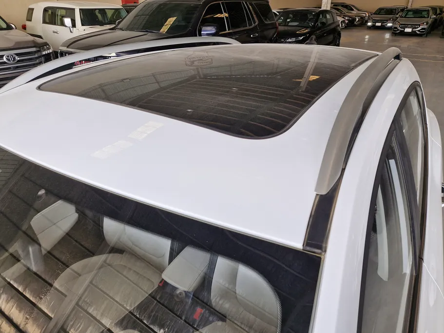 2023 MG ZS LUX 