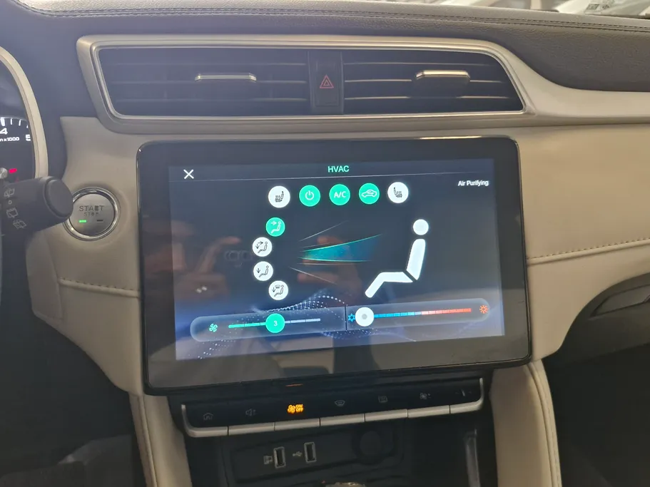 2023 MG ZS LUX 